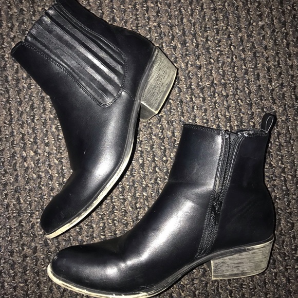 BAMBOO Shoes - Black booties